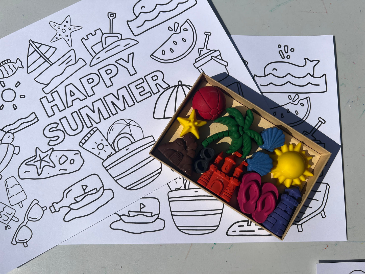 Summer Activity Crayon Set