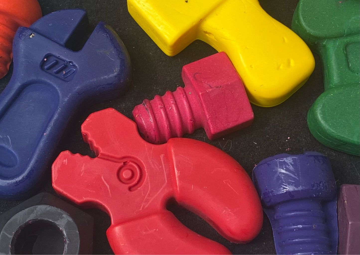 Builder set of crayons, construction party, toddlers gifts, boys birthday presents, Christmas stocking filler - Native Crayons