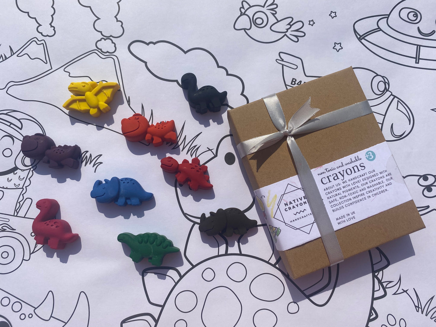 Dinosaur Gift Set of Crayons